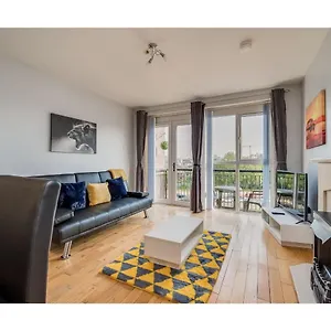  Apartment Apartments: Cromwell United Kingdom