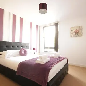  Apartment Marina Water View United Kingdom